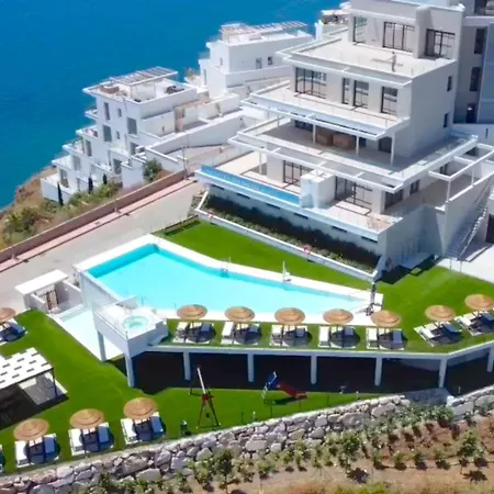 Bayview Hills Deluxe By Casasol Apartment
